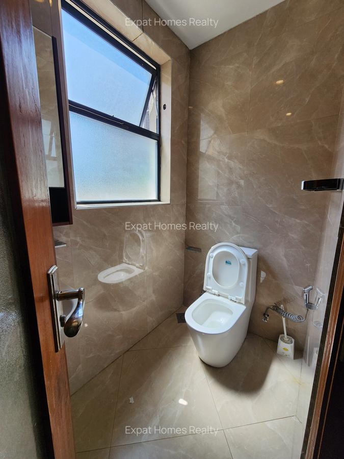 5 Bed Villa with En Suite in Lavington - 13