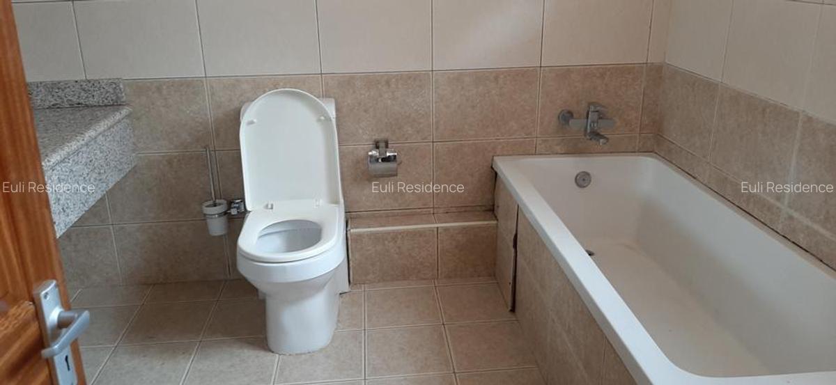 4 Bed Townhouse with En Suite at Chalbi Drive - 5