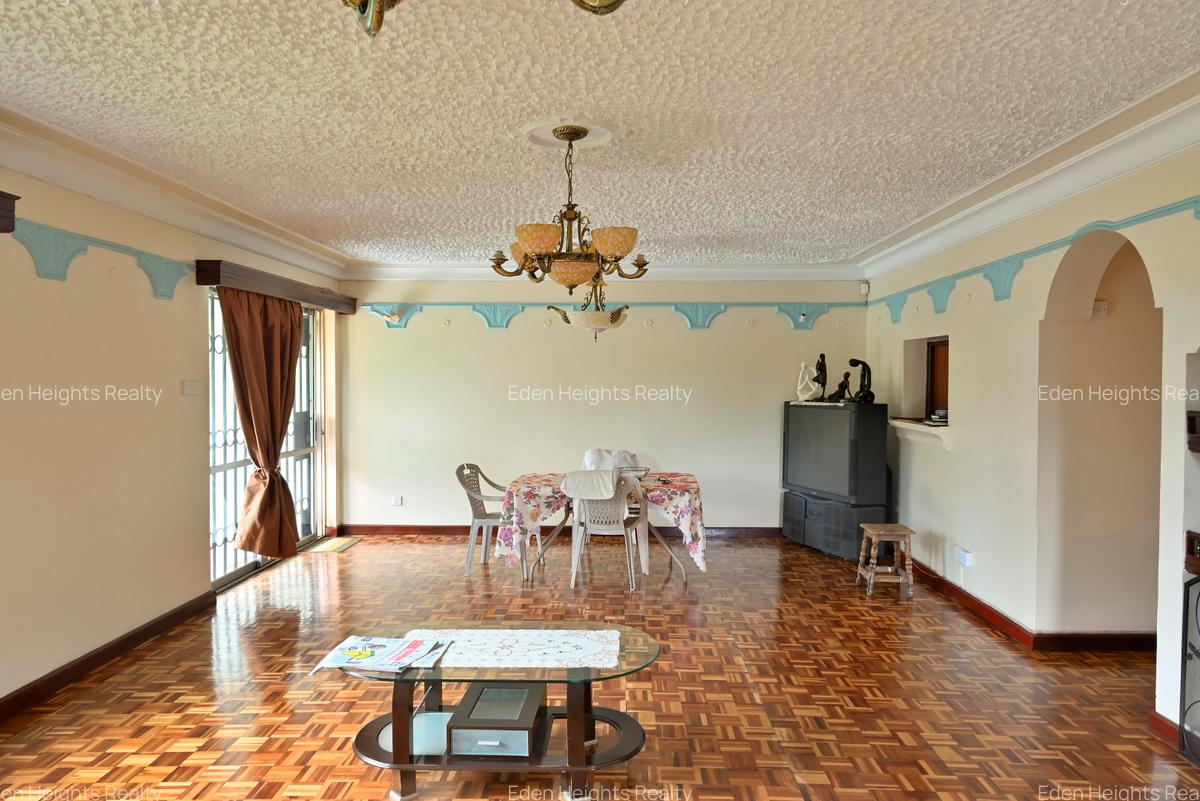 5 Bed Townhouse with En Suite in Lavington - 3