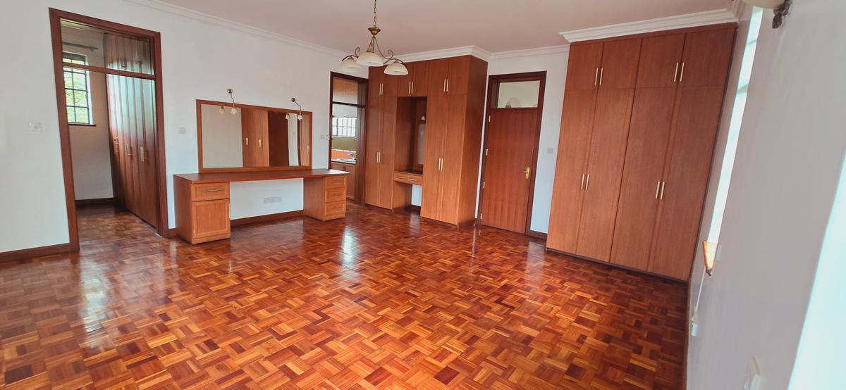 4 Bed Townhouse with En Suite at Convent Drive - 19