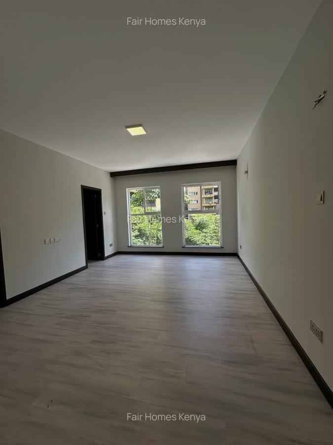 3 Bed Apartment with En Suite at Riverside Drive - 8