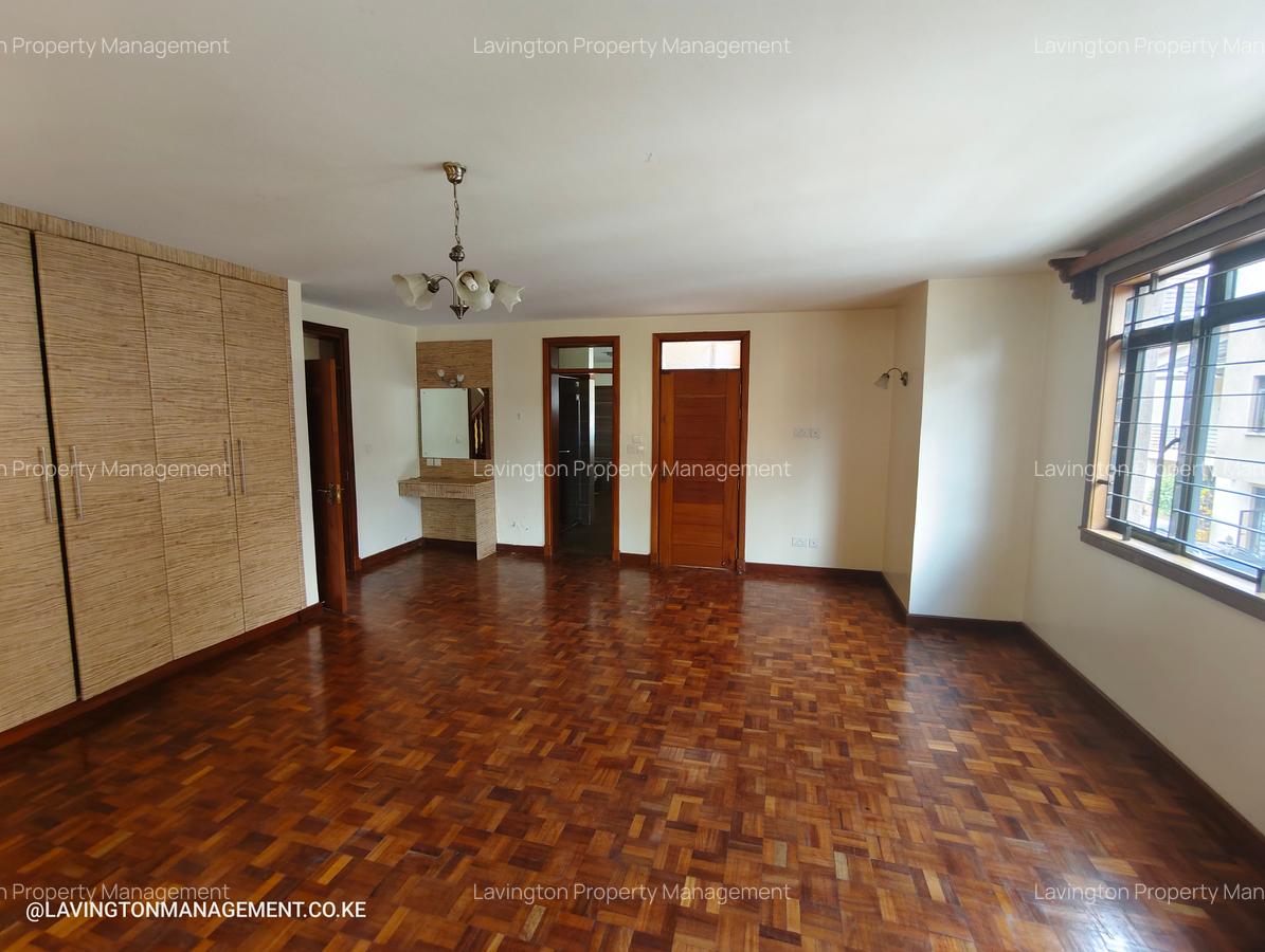 5 Bed Townhouse with En Suite at Lavington Green - 8