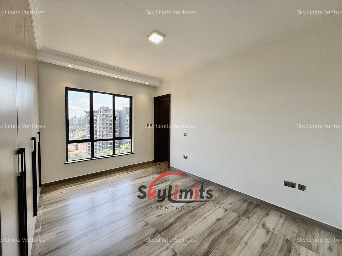 2 Bed Apartment with En Suite in Brookside - 10