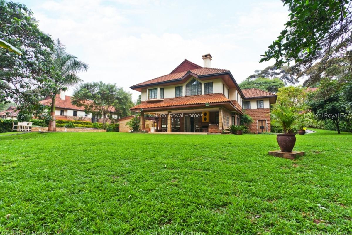 5 Bed House with En Suite at Rossly Park Lone Tree - 2