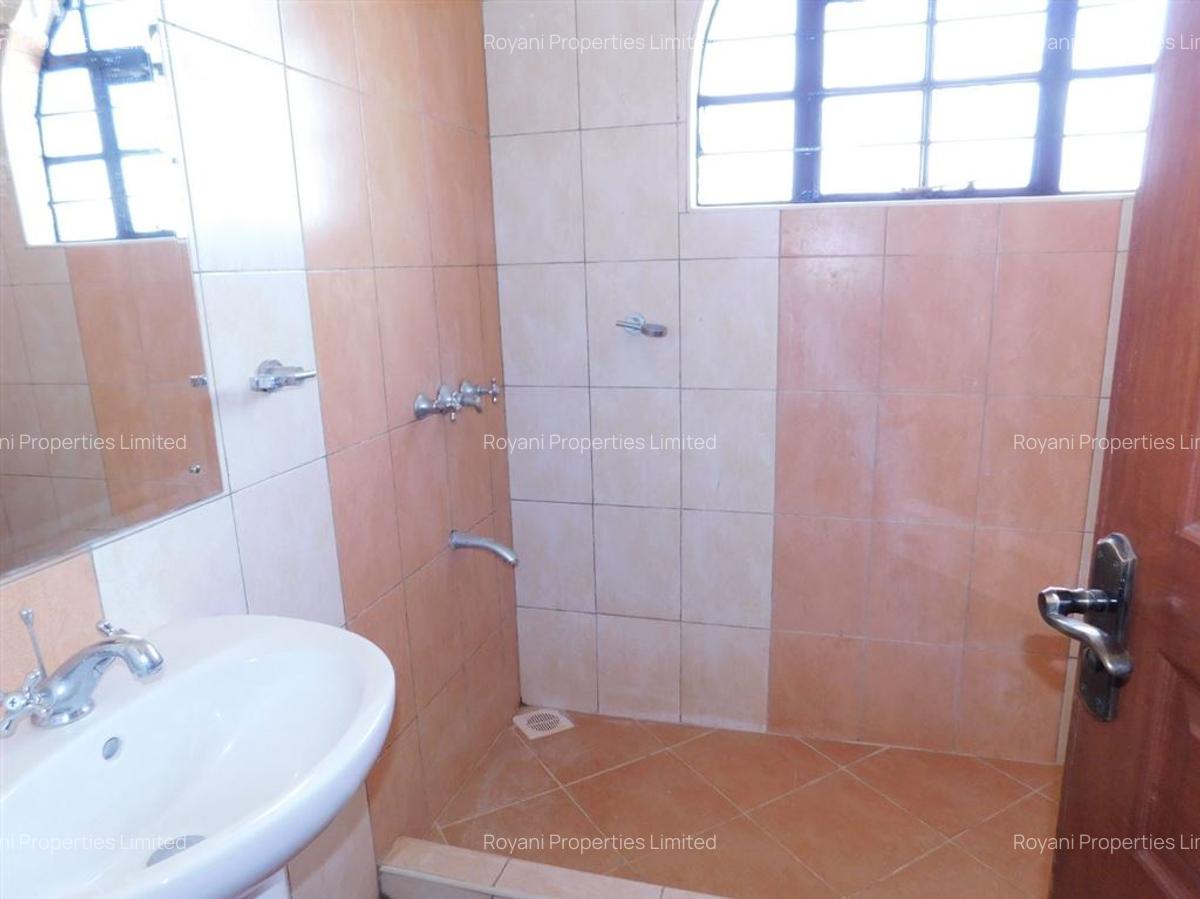 4 Bed House with En Suite at Fivestar Meadows - 18