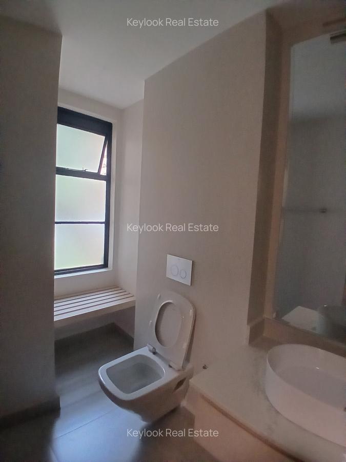 6 Bed Townhouse with En Suite at Lavington Green - 20