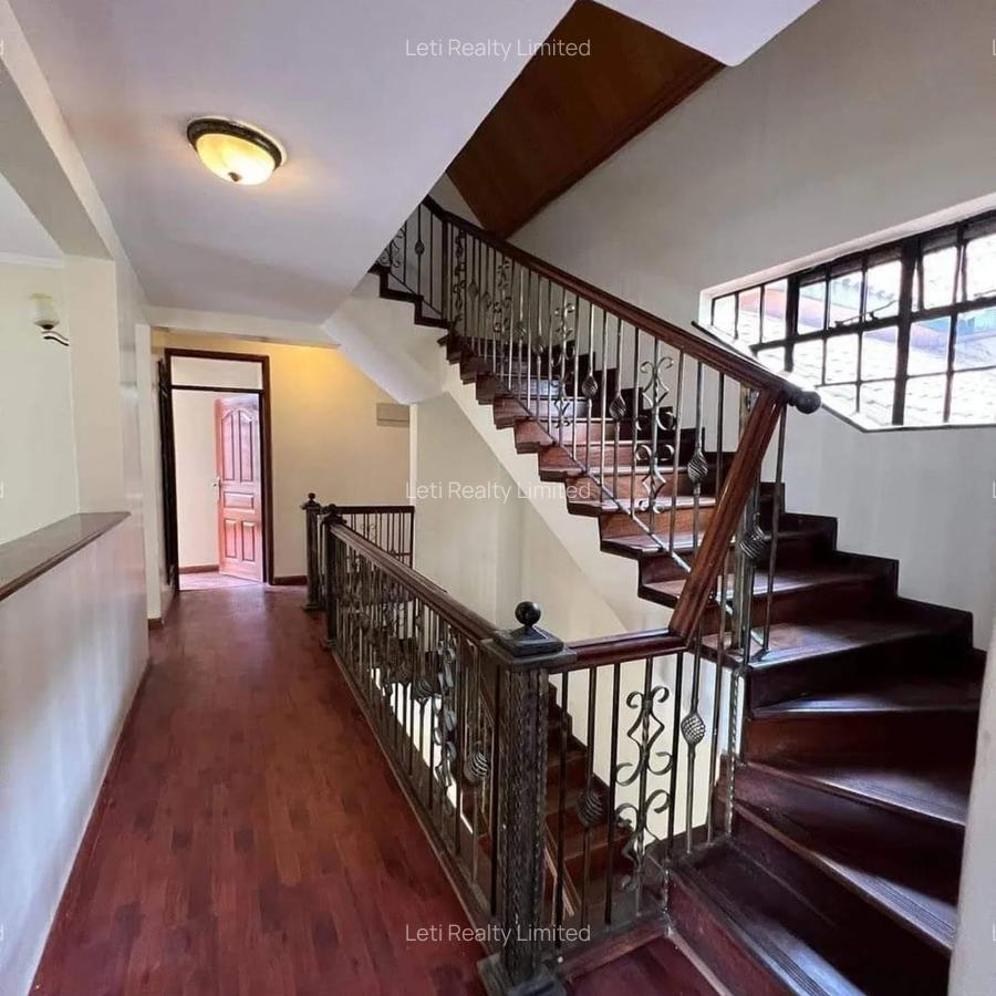 5 Bed Townhouse with En Suite in Lavington - 9