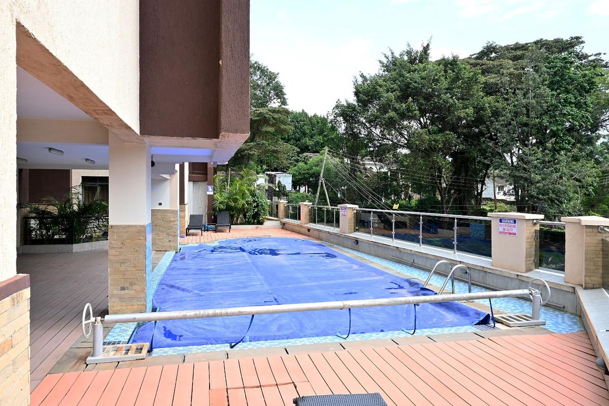 Furnished 3 Bed Apartment with En Suite at Riverside - 18