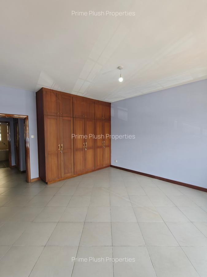 Commercial Property with Service Charge Included in Kilimani - 12