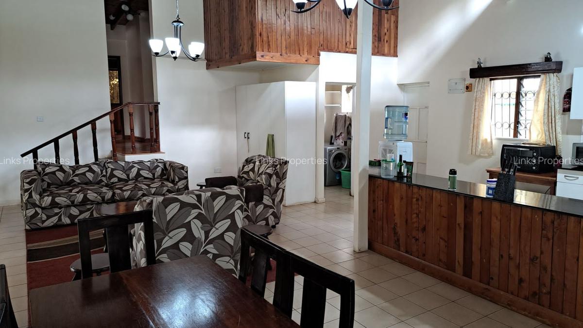 3 Bed House with En Suite at Hardy Area - 11