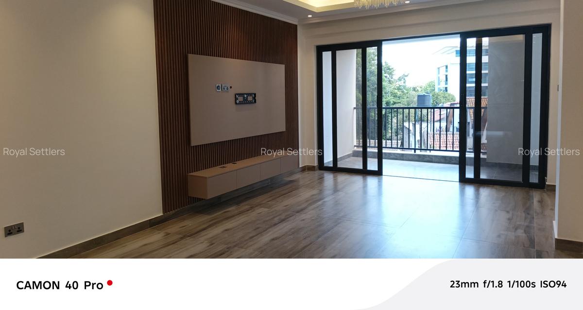 2 Bed Apartment with En Suite at Brookside Grove - 7