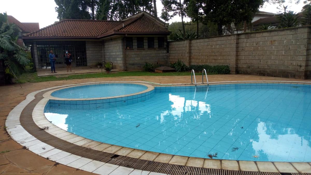 4 Bed Townhouse with En Suite at Lavington - 10