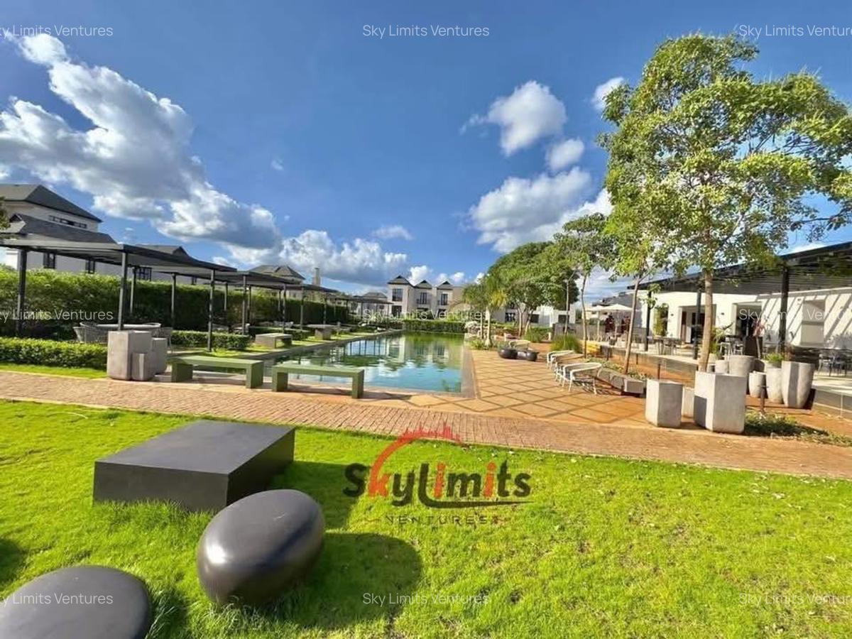 5 Bed Villa with En Suite in Runda - 12