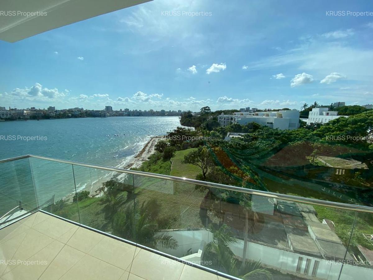 3 Bed Apartment with En Suite at As1930 - 9