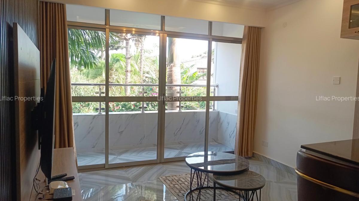 2 Bed Apartment with En Suite in Nyari - 6
