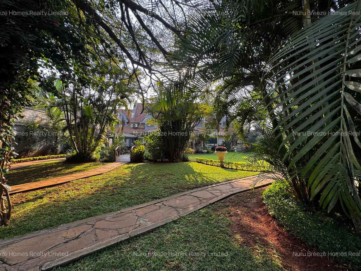 5 Bed House with En Suite in Thigiri - 11