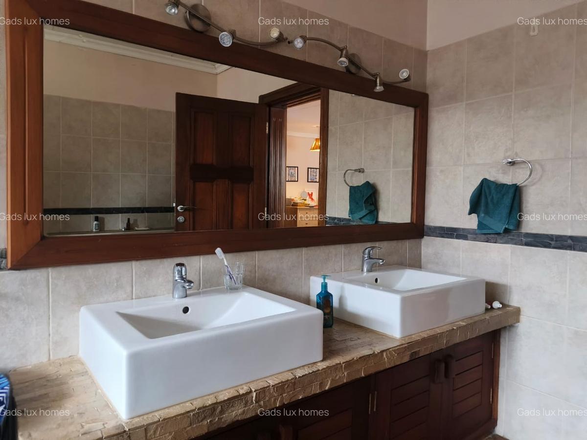 4 Bed Townhouse with En Suite at Peponi - 5