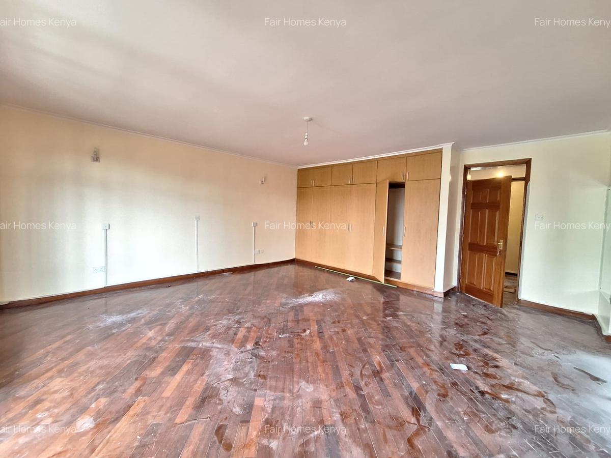 4 Bed Townhouse with En Suite at Lavington Green - 7