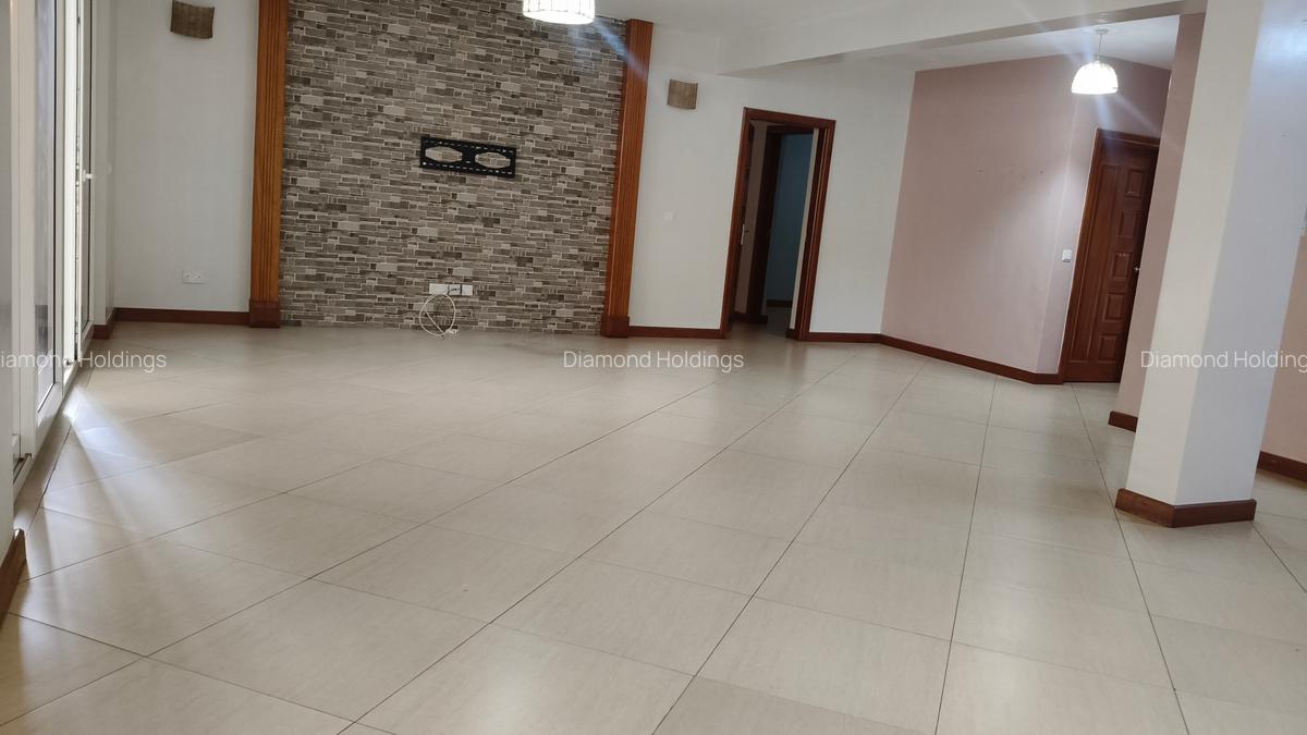 4 Bed Apartment with En Suite at Parklands - 5