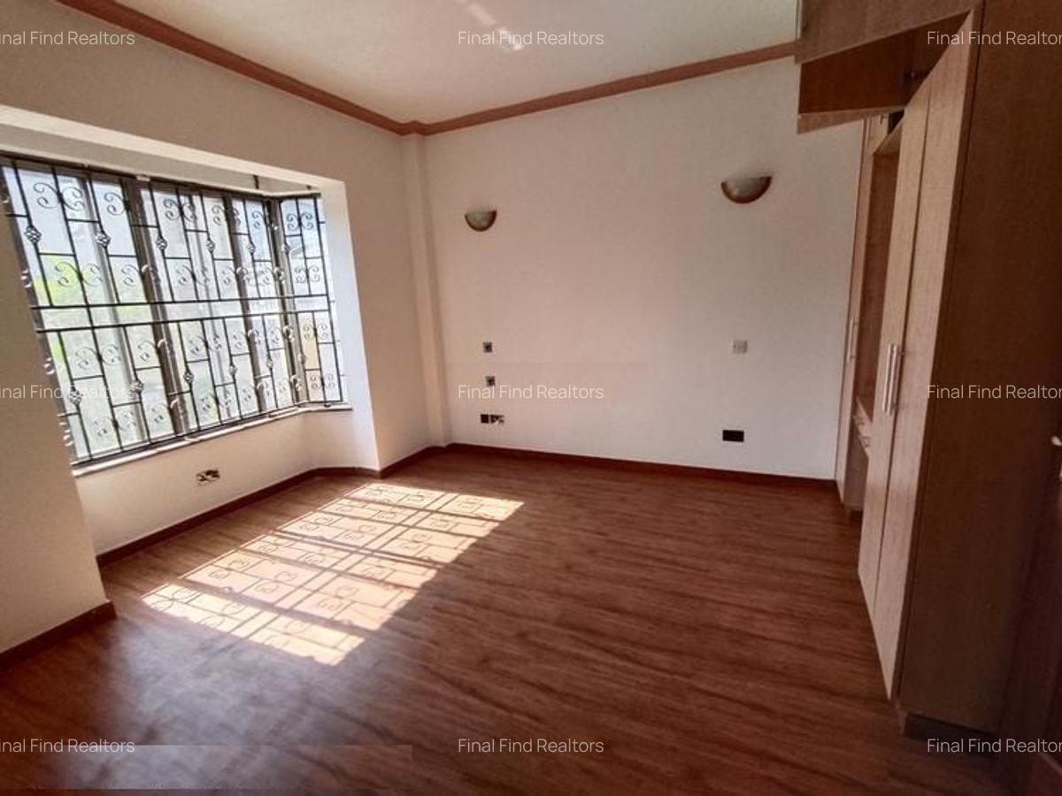 5 Bed Townhouse with En Suite in Westlands Area - 9