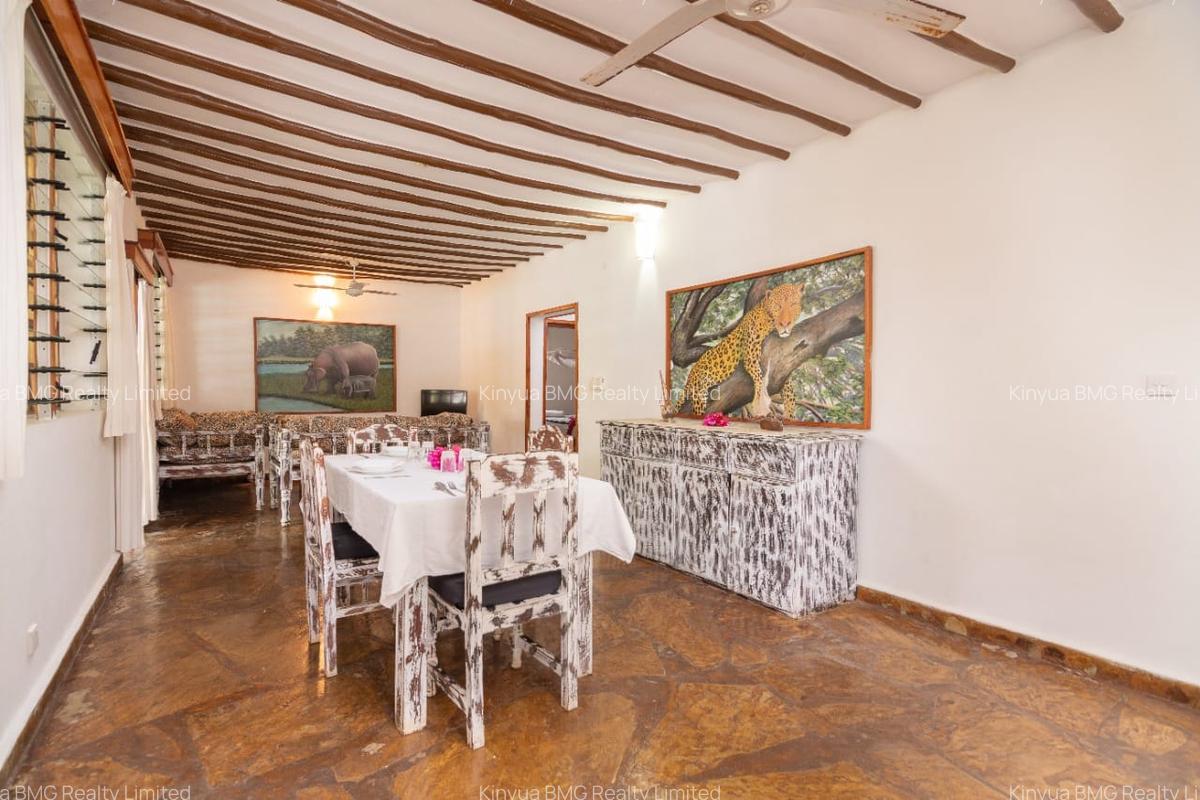 Serviced 1 Bed Apartment with En Suite in Malindi - 11