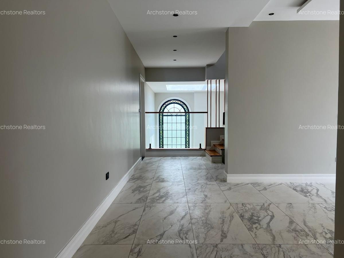 5 Bed Townhouse with En Suite in Loresho - 12