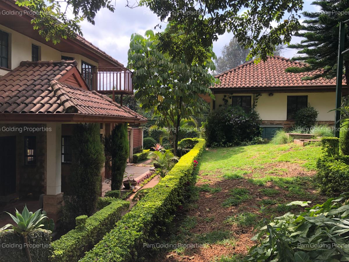 5 Bed House with En Suite in Rosslyn - 12