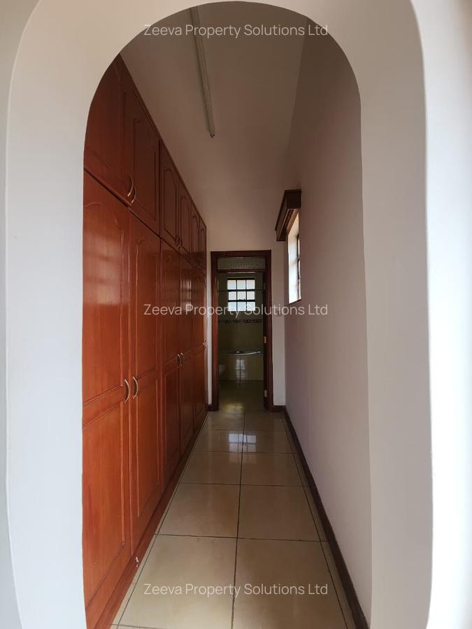 2 Bed Apartment with En Suite in Westlands Area - 12