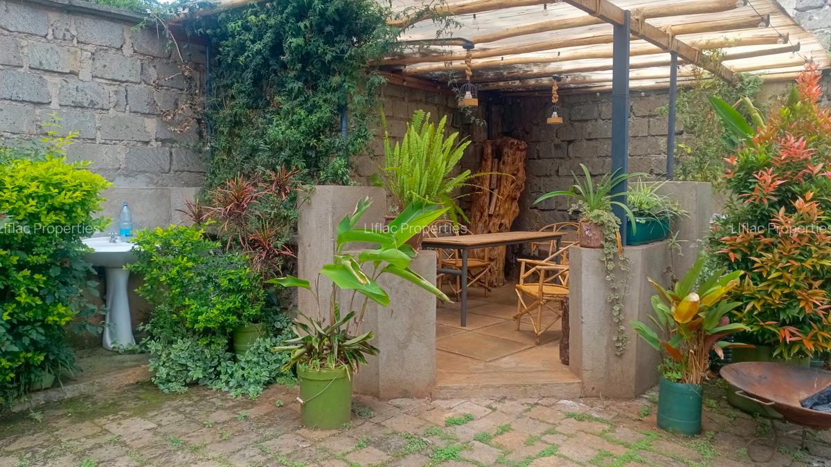 1 Bed House with En Suite in Nyari - 13