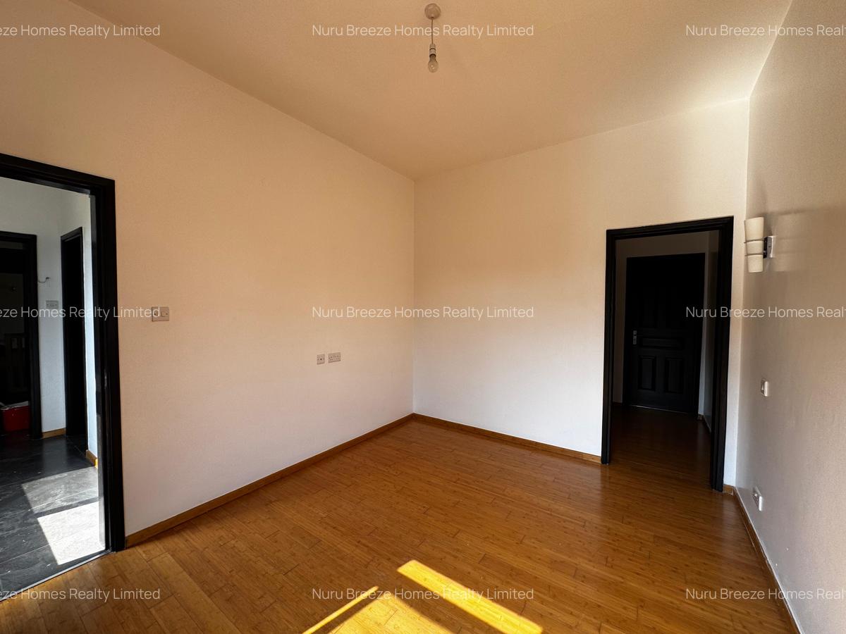 5 Bed Townhouse with En Suite in Lavington - 14