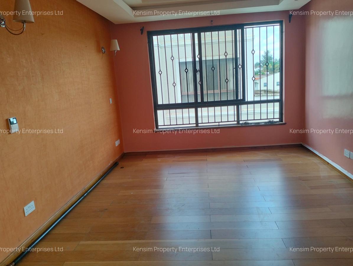 4 Bed Townhouse with En Suite in Lavington - 11