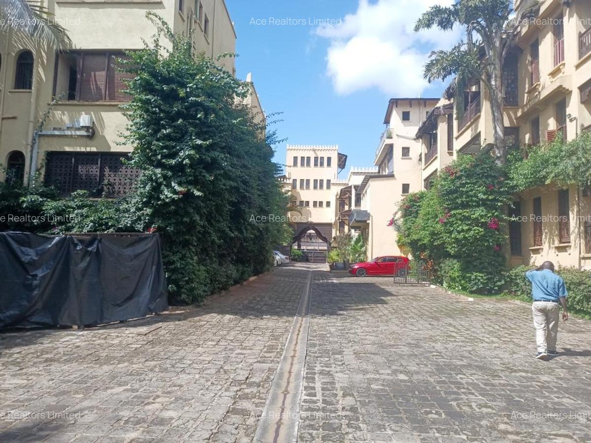 Furnished 65,700 ft² Commercial Property with Service Charge Included at Rhapta Road - 18