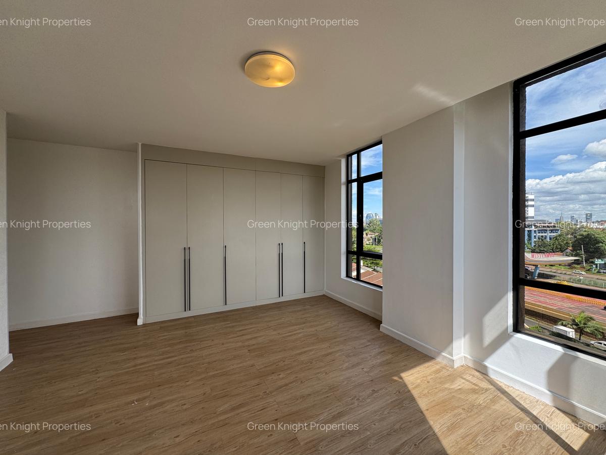 Serviced 2 Bed Apartment with En Suite in Westlands Area - 2