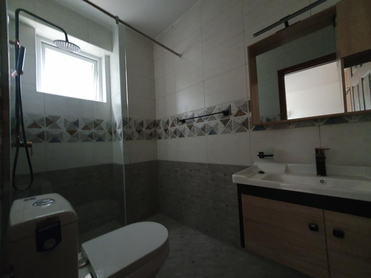 3 Bed Apartment with En Suite in General Mathenge - 14