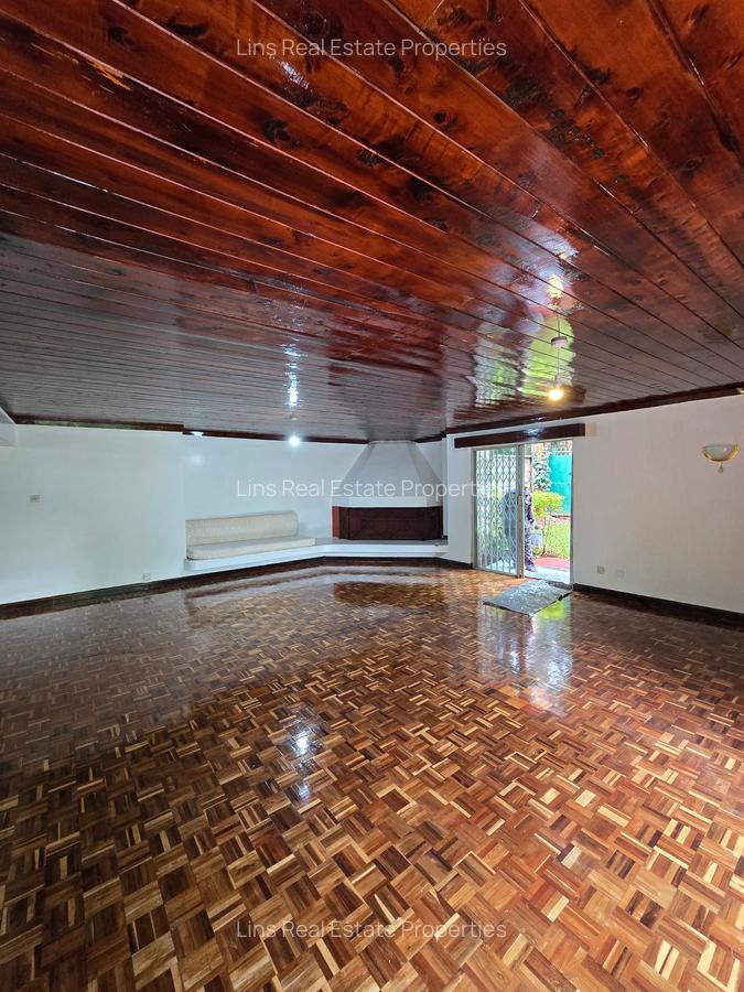 5 Bed House with En Suite in Lavington - 6