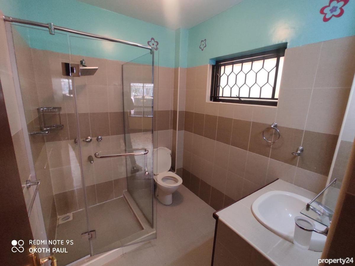5 Bed Townhouse with En Suite in Lavington - 20