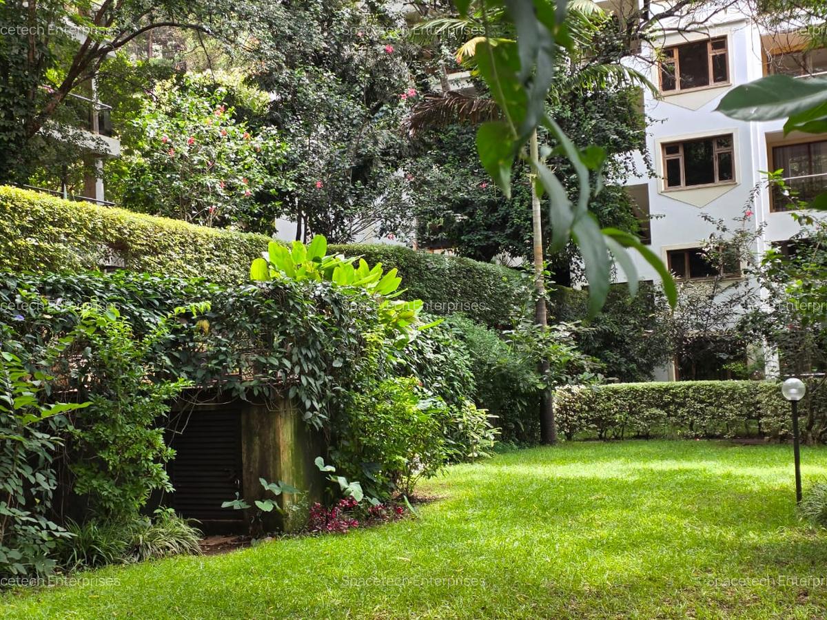 3 Bed Apartment with En Suite in Riverside - 3