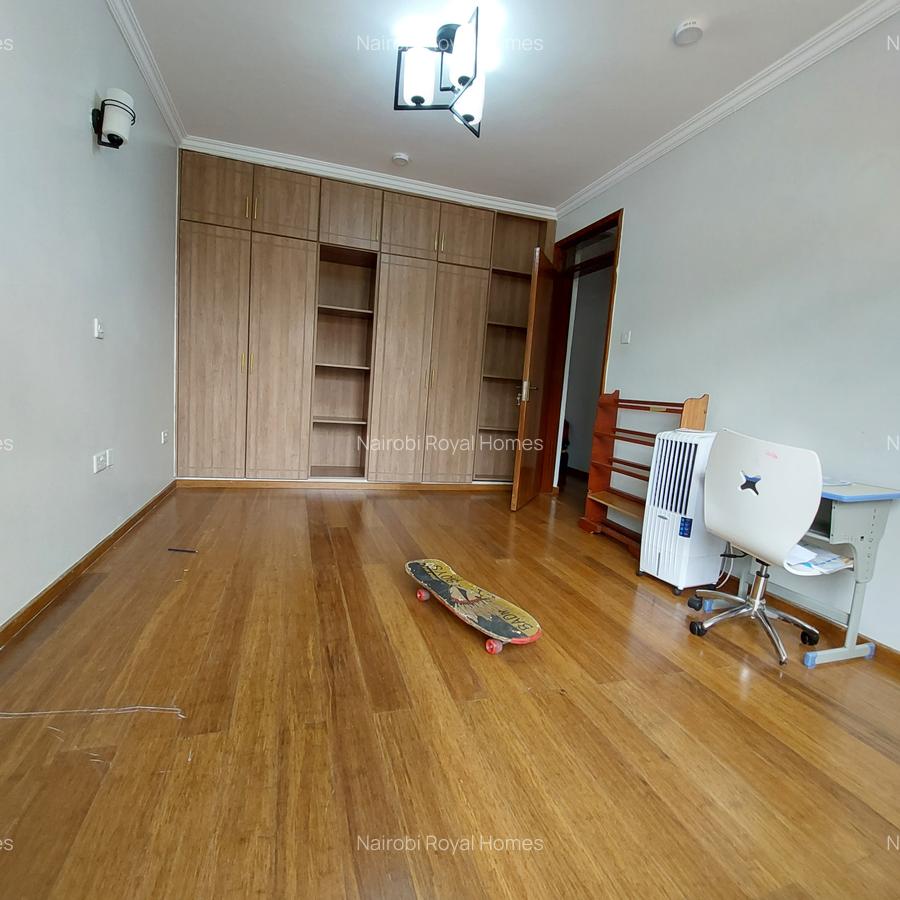 5 Bed Townhouse with En Suite at Off Convent Drive - 18