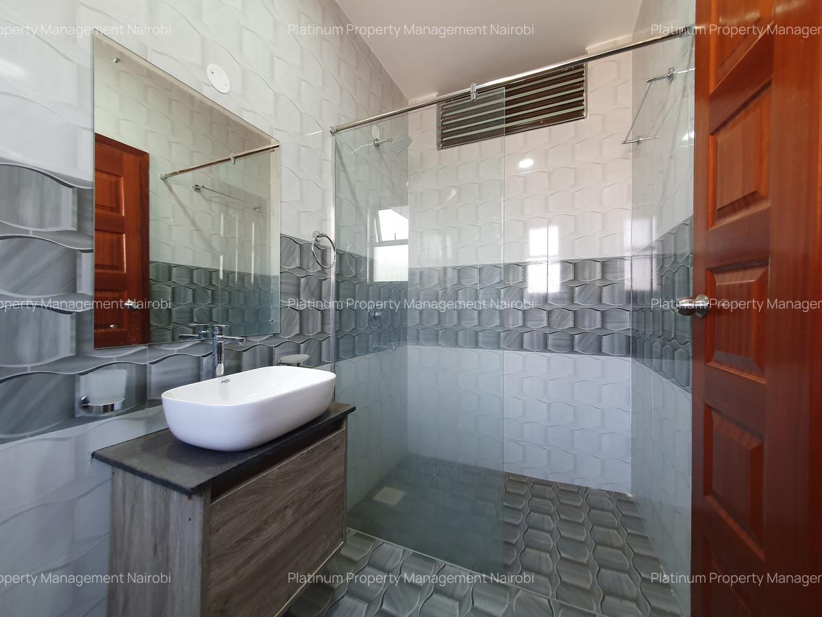 4 Bed Apartment with En Suite in Parklands - 9