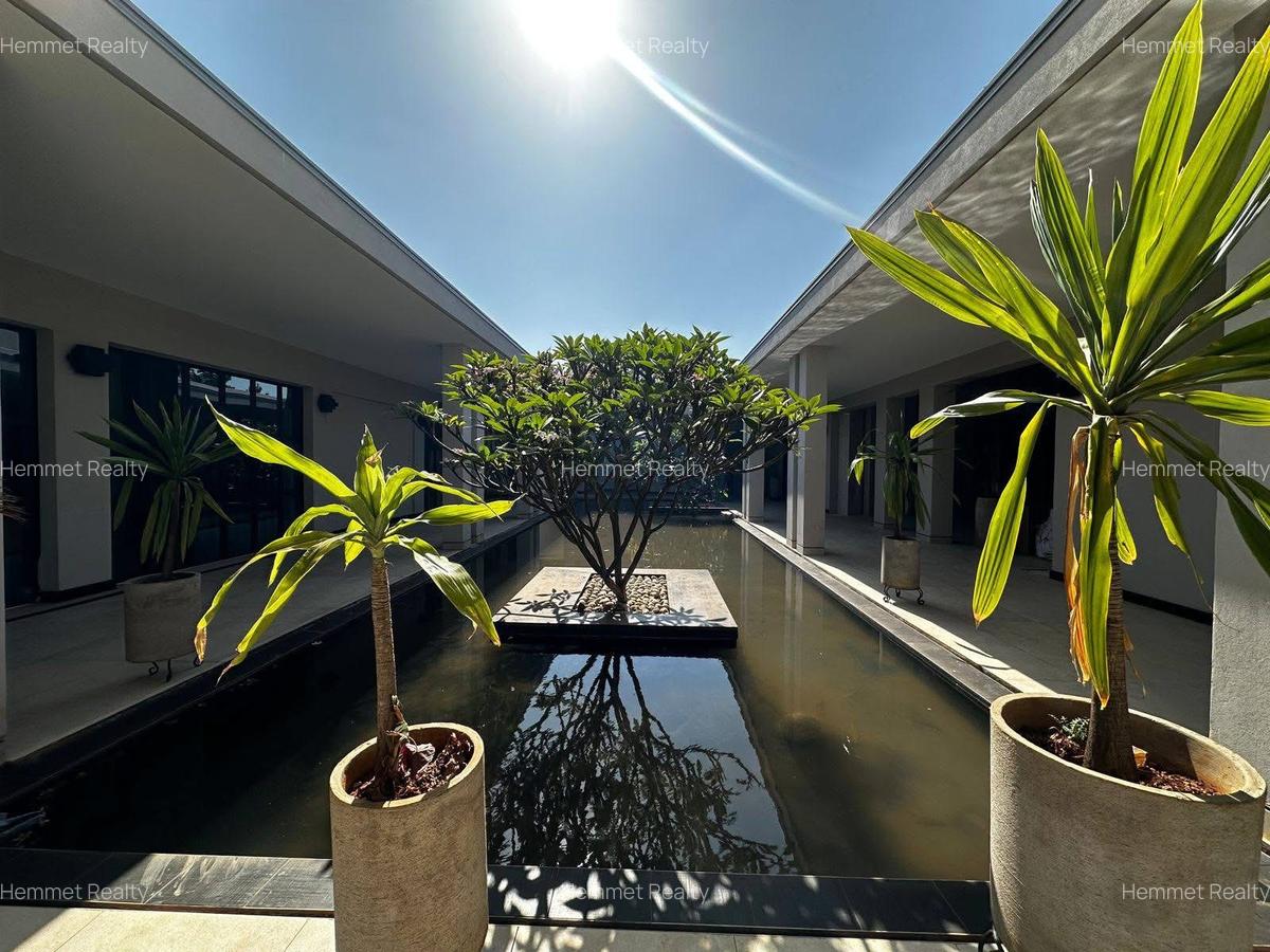 5 Bed Villa with En Suite in Runda - 6