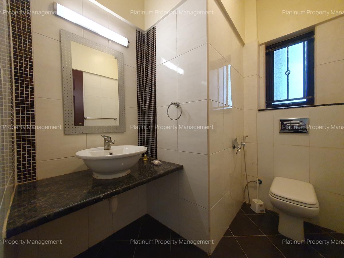 4 Bed Apartment with En Suite at Brookside Gardens - 7