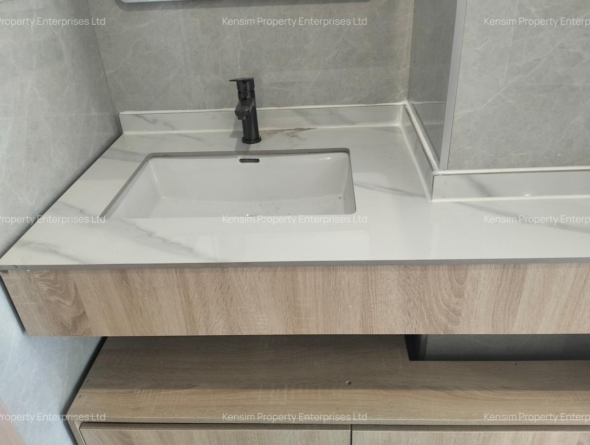 3 Bed Apartment with En Suite in Riverside - 20