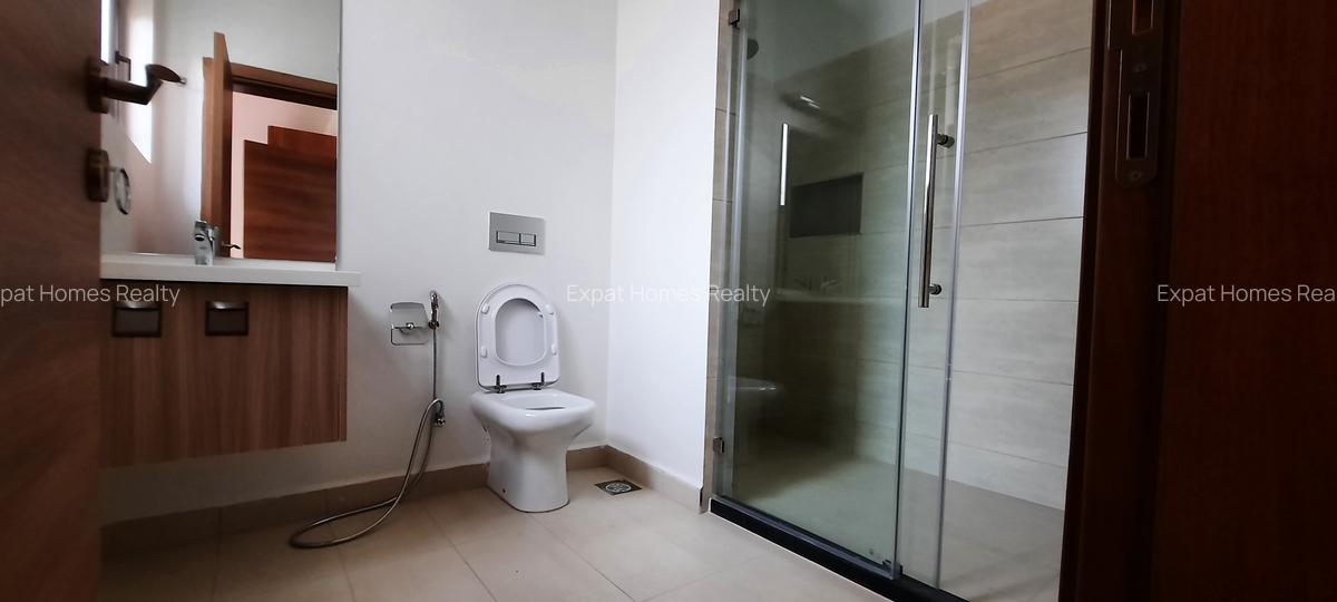 5 Bed Villa with En Suite in Lavington - 9