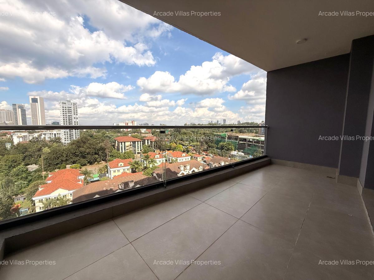 3 Bed Apartment with En Suite in Riverside - 2