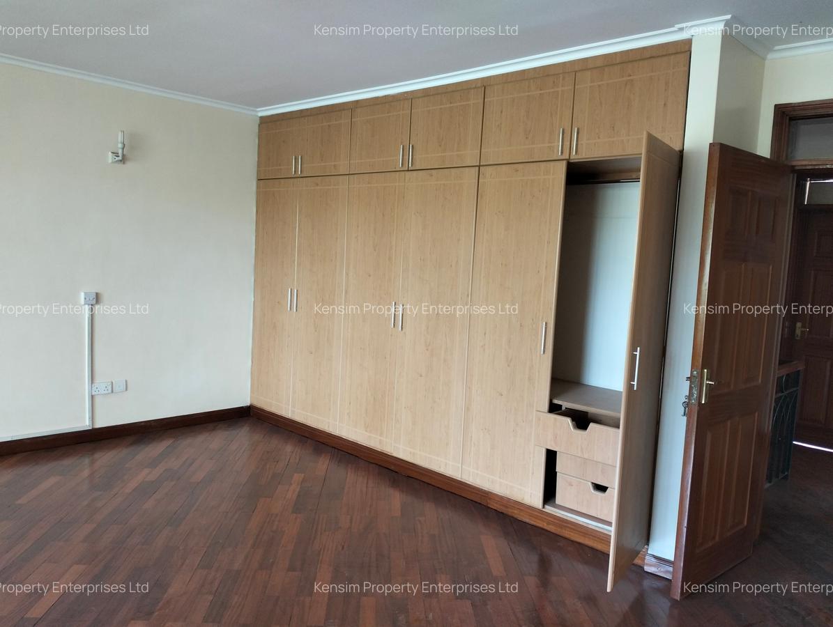 4 Bed Townhouse with En Suite in Lavington - 16