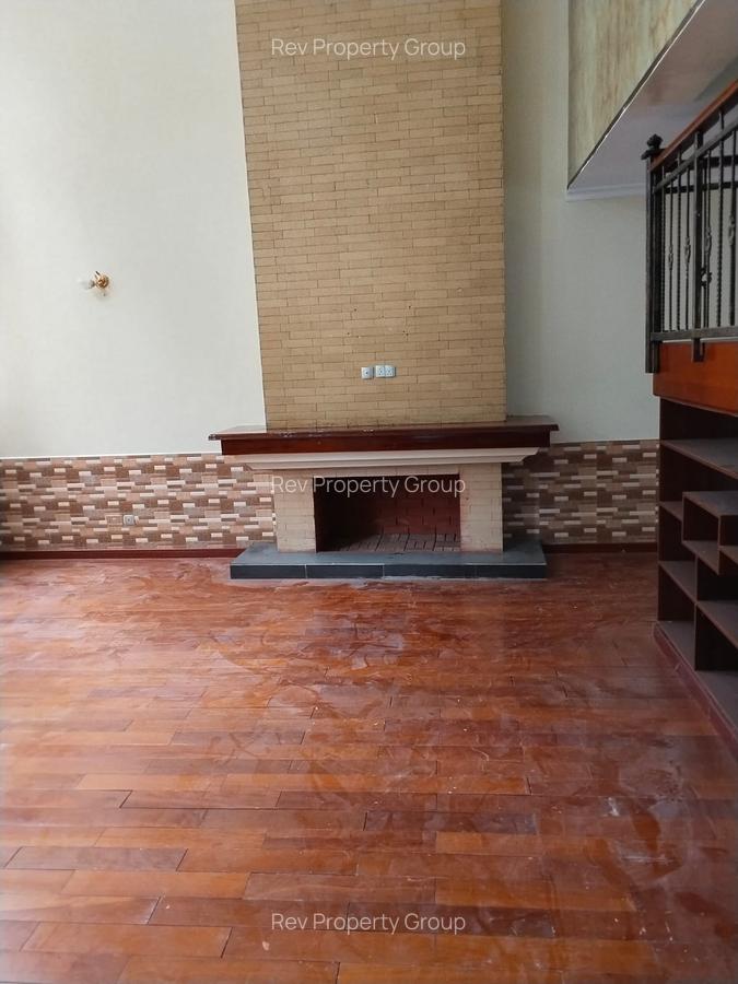 5 Bed Villa with En Suite in Lavington - 2