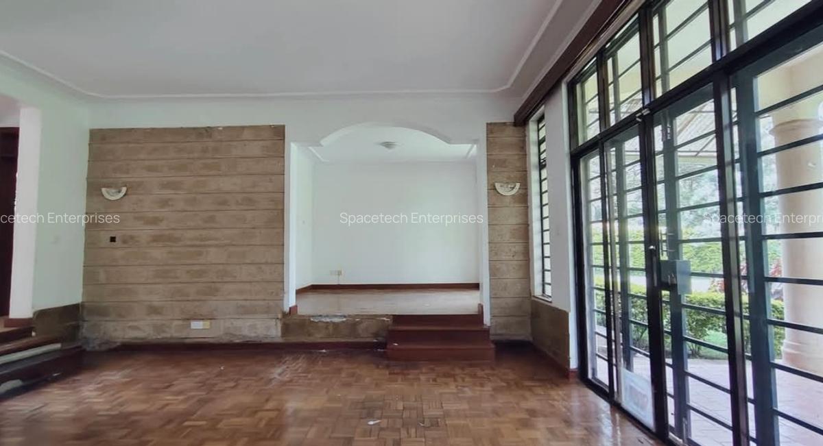 4 Bed Townhouse with En Suite in Rosslyn - 10