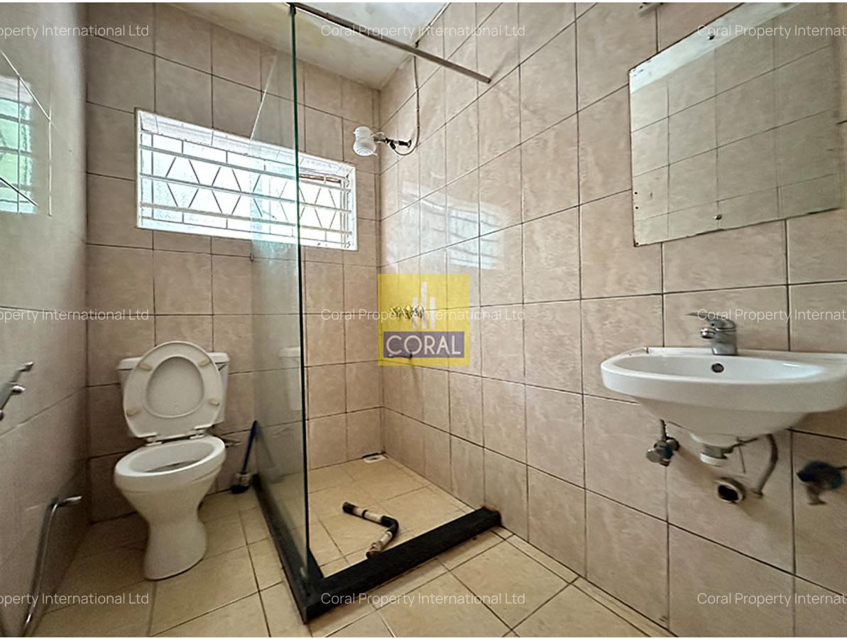 4 Bed Apartment in Parklands - 11