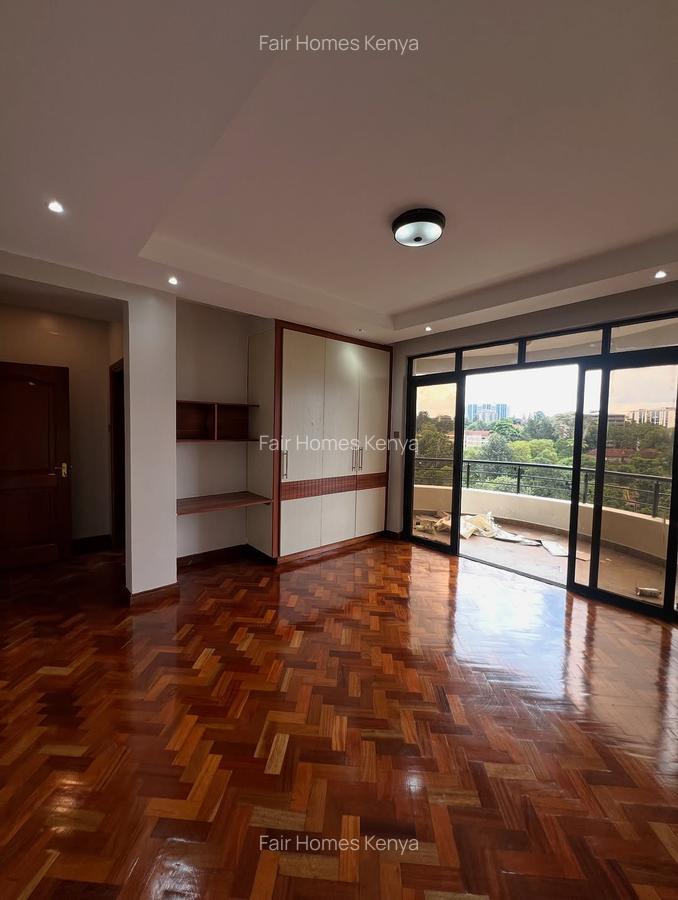 4 Bed Apartment with En Suite at Riverside Drive - 6