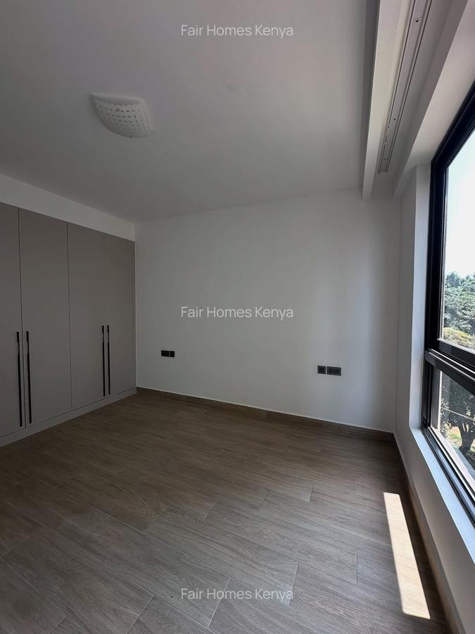 3 Bed Apartment with En Suite at Riverside Drive - 18